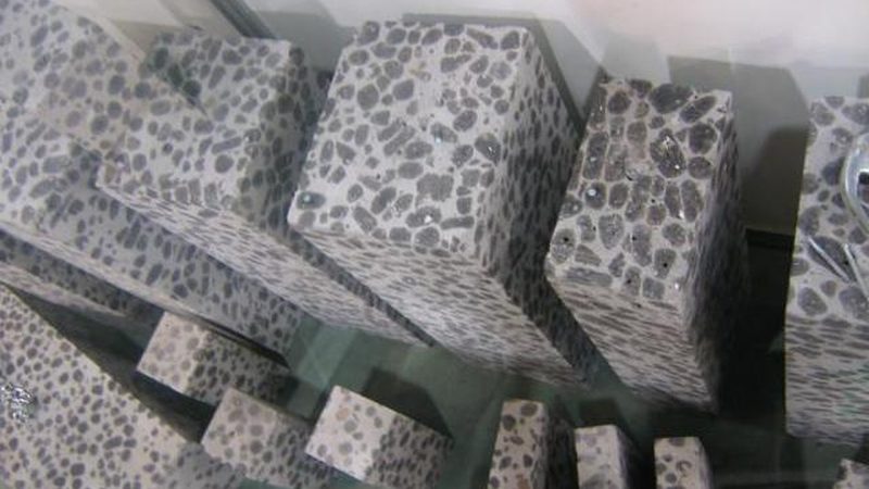 外墙水泥墙面刷JS防水涂料流程解析**
